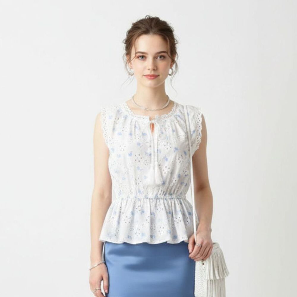 Chic Wish White & Blue Eyelit Embroidered Floral Sleeveless Blouse Top NEW L